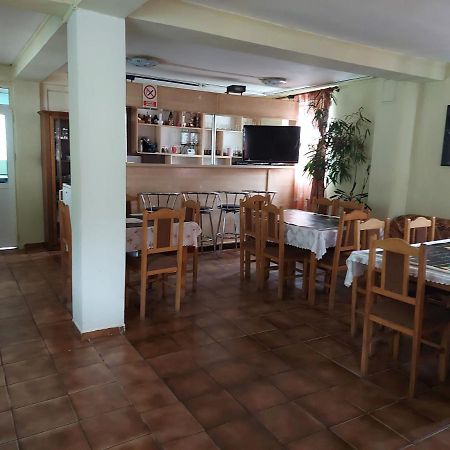 Pensiune Casa Barcaru Азуга Екстериор снимка