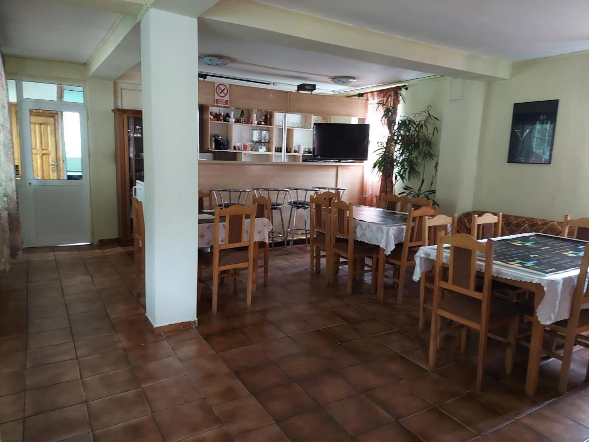 Pensiune Casa Barcaru Азуга Екстериор снимка