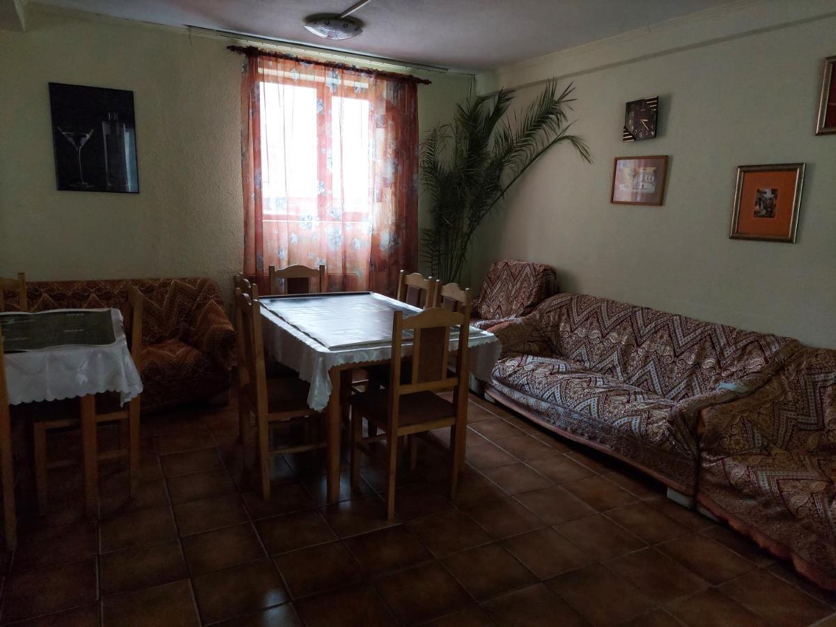 Pensiune Casa Barcaru Азуга Екстериор снимка
