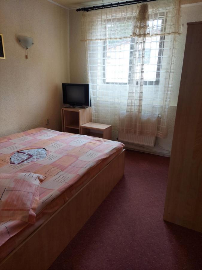 Pensiune Casa Barcaru Азуга Екстериор снимка